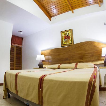 Hotel Dos Mundos ปานาคาเชล ภายนอก รูปภาพ